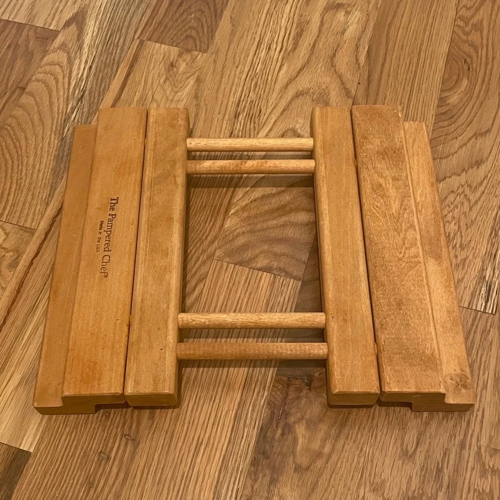 The Pampered Chef Wooden Adjustable Trivet Expandable Hot Pad Trivet Made in USA